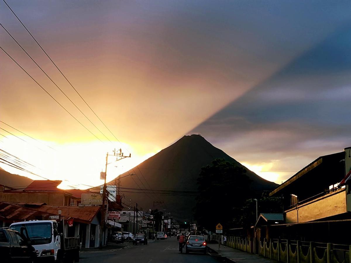 Arenal Poshpacker Pansiyon La Fortuna Dış mekan fotoğraf